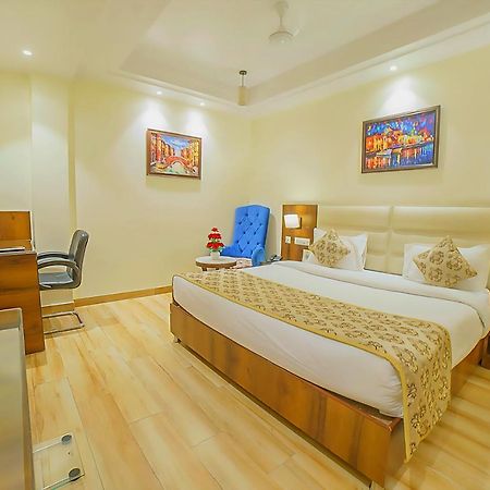 Allāhābād Junction Hotel Hira Inn-10Mins From Railway Station & Bus Station מראה חיצוני תמונה