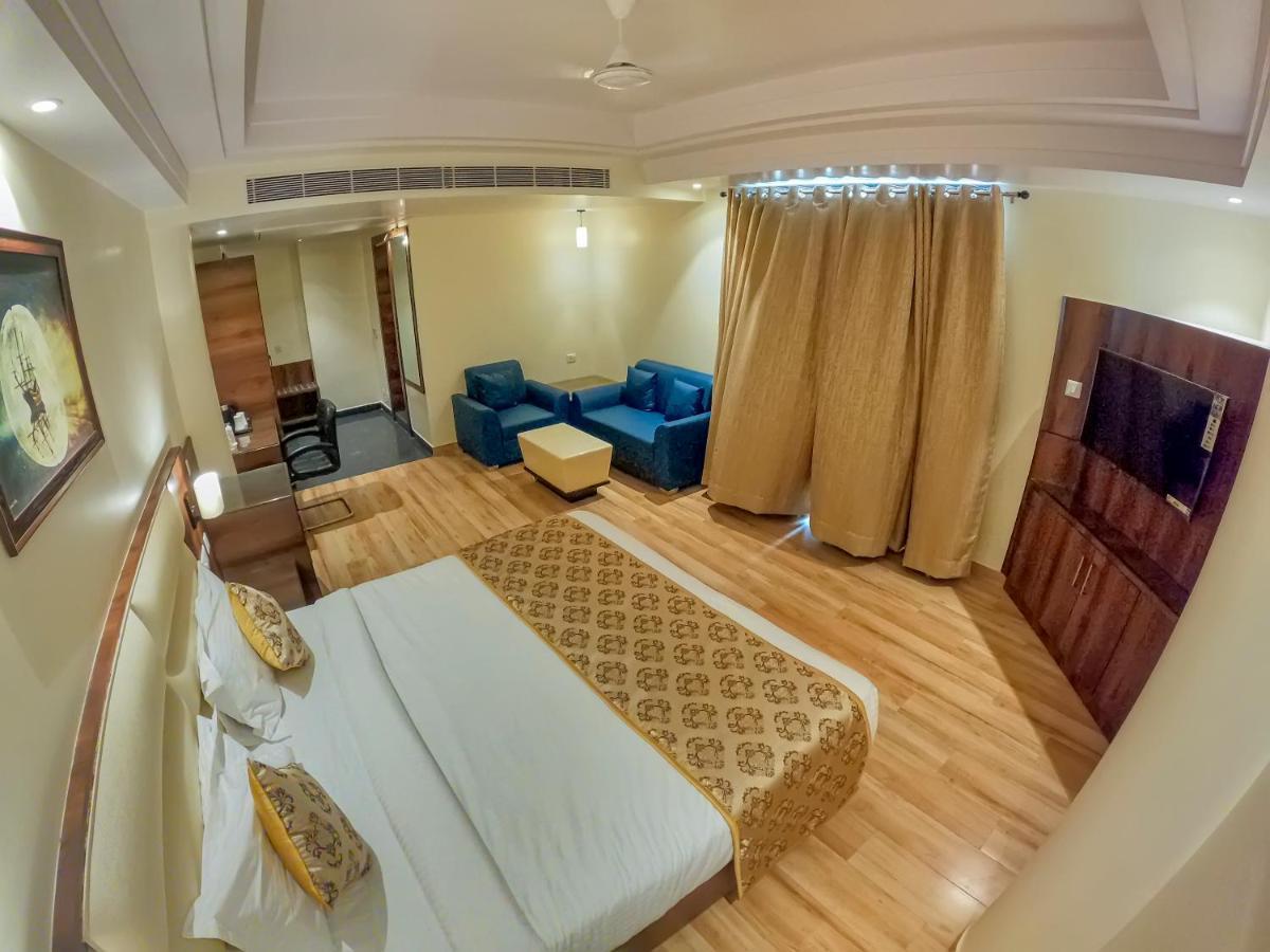 Allāhābād Junction Hotel Hira Inn-10Mins From Railway Station & Bus Station מראה חיצוני תמונה