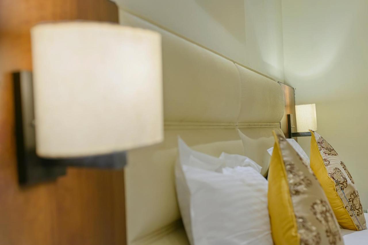Allāhābād Junction Hotel Hira Inn-10Mins From Railway Station & Bus Station מראה חיצוני תמונה