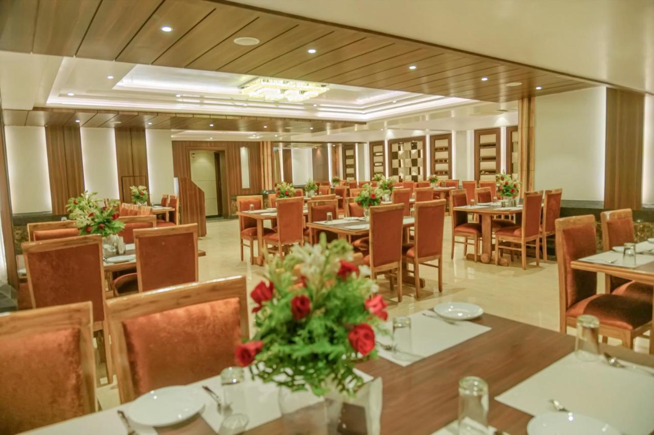 Allāhābād Junction Hotel Hira Inn-10Mins From Railway Station & Bus Station מראה חיצוני תמונה