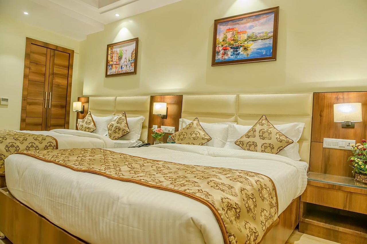 Allāhābād Junction Hotel Hira Inn-10Mins From Railway Station & Bus Station מראה חיצוני תמונה