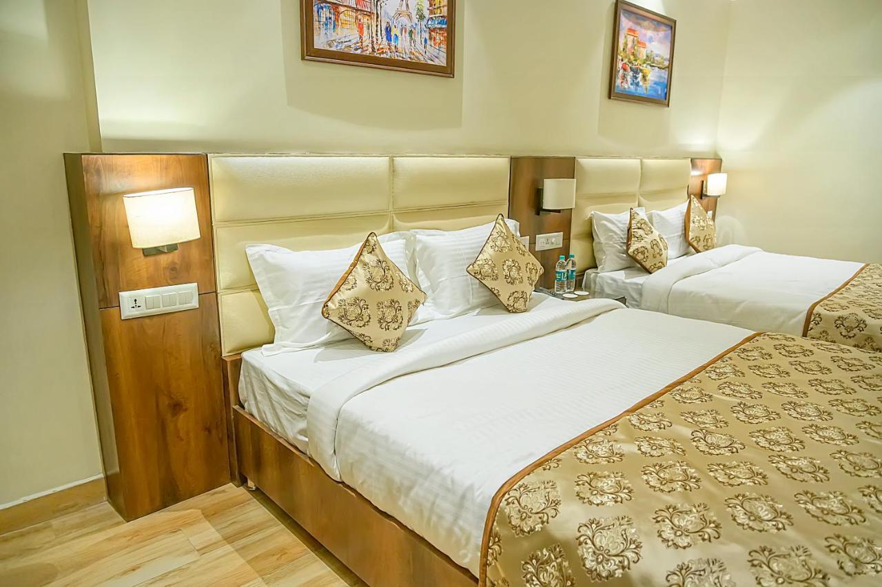 Allāhābād Junction Hotel Hira Inn-10Mins From Railway Station & Bus Station מראה חיצוני תמונה
