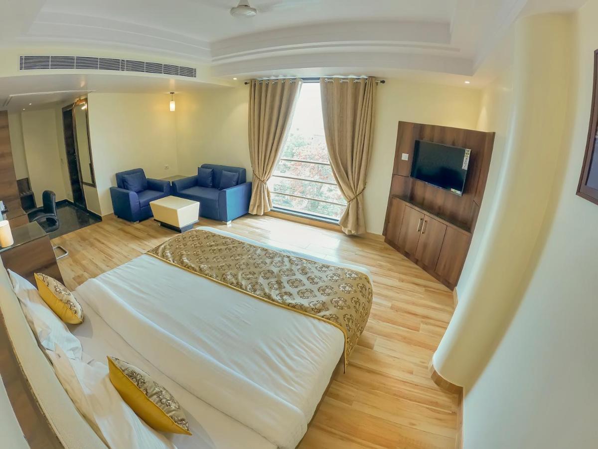 Allāhābād Junction Hotel Hira Inn-10Mins From Railway Station & Bus Station מראה חיצוני תמונה