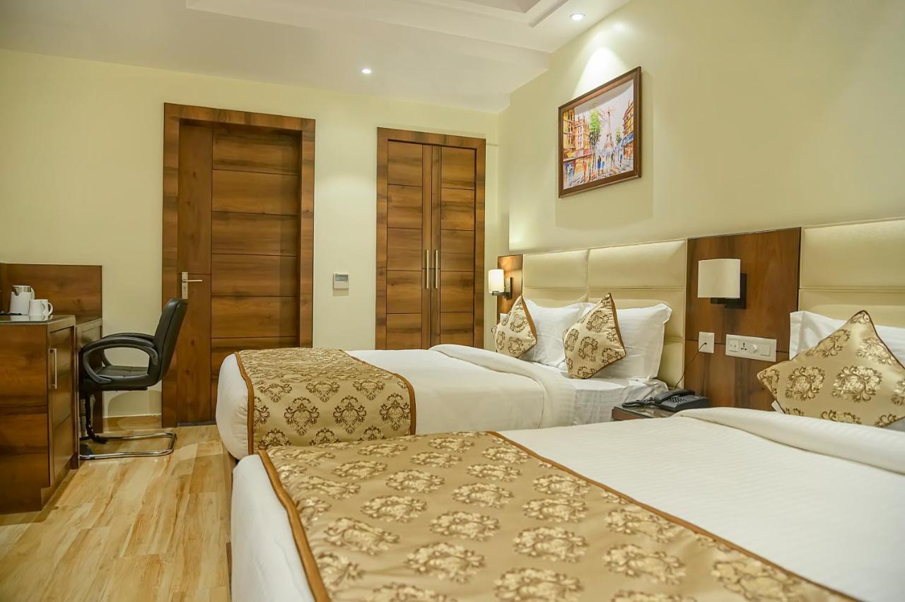 Allāhābād Junction Hotel Hira Inn-10Mins From Railway Station & Bus Station מראה חיצוני תמונה