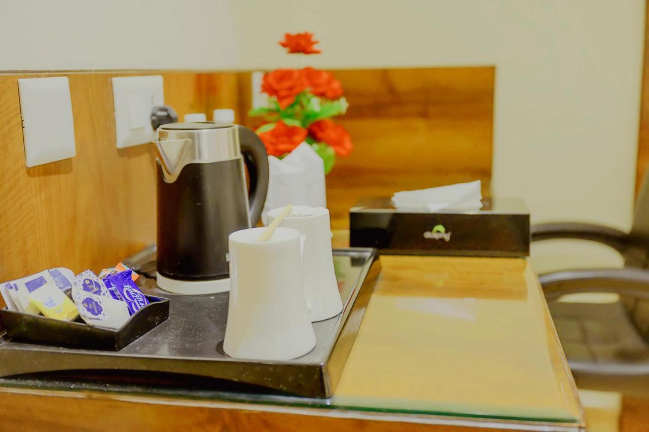 Allāhābād Junction Hotel Hira Inn-10Mins From Railway Station & Bus Station מראה חיצוני תמונה