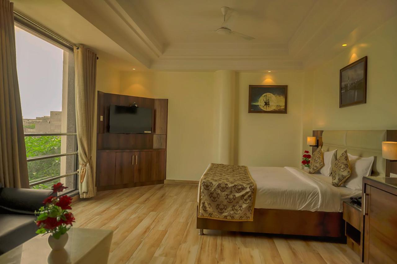 Allāhābād Junction Hotel Hira Inn-10Mins From Railway Station & Bus Station מראה חיצוני תמונה